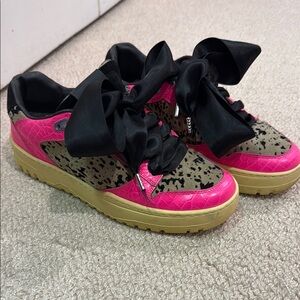 P448 women’s sneakers